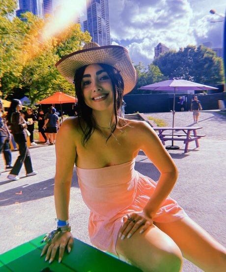 Alexa Mansour erwachsene schöne foto