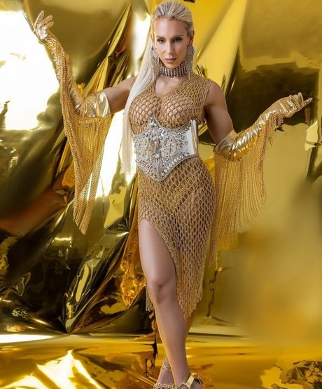 Charlotte Flair heiße fotos