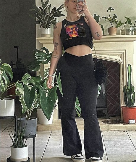 Isabella Dorta erotische akt fotos