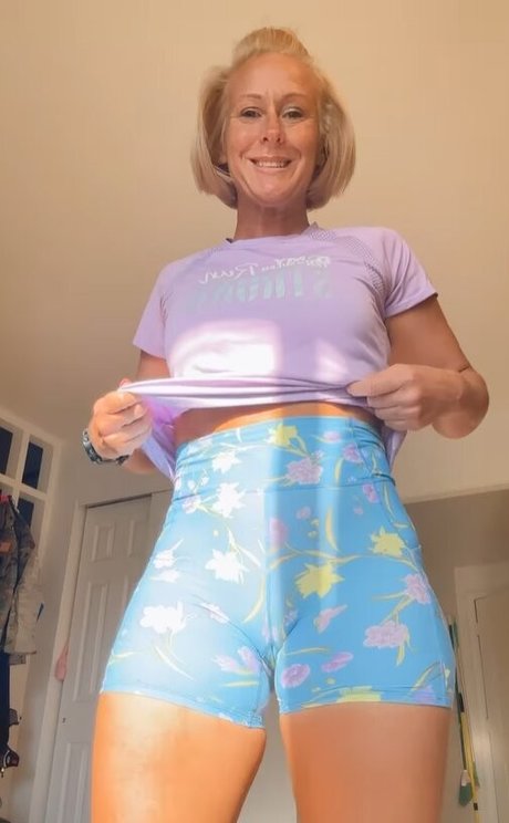 Dina Brown freie erwachsene bild