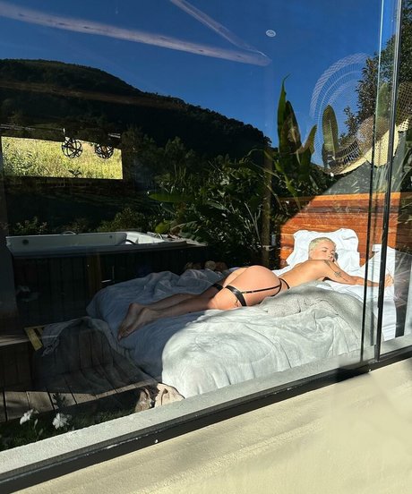 Tabata Chang erwachsene perfekte bild