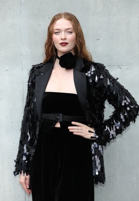 Larsen Thompson nackt pornostar bilder