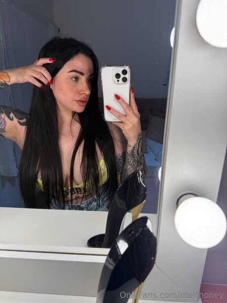 Melthoney schauspielerin erotische foto