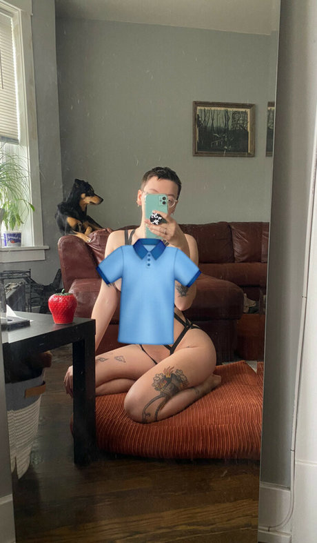 Pleasequietdown model porno foto