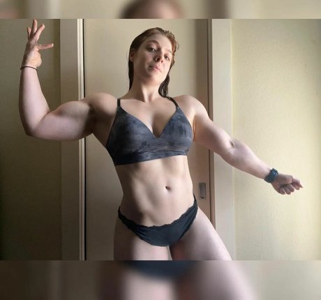 kitty bit games erotische sexy bild