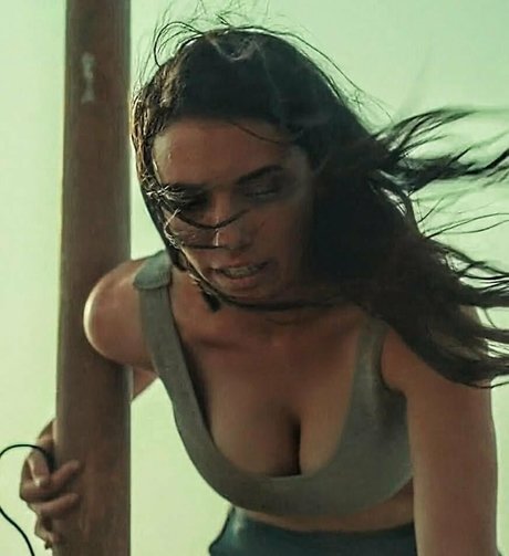 Grace Caroline Currey nacktheit hd bilder