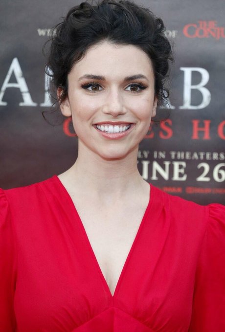 Grace Caroline Currey hübsche akt fotos