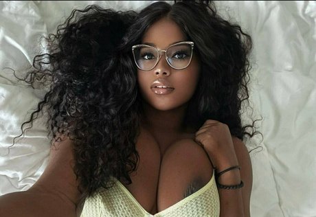 KayaFox perfekte akt fotos