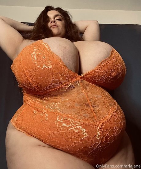 ariajane model fotos