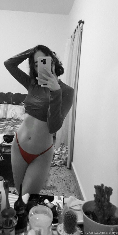 aramya freie porno fotos