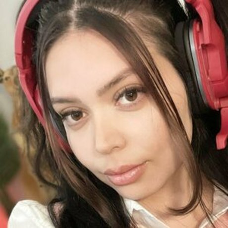 Adeptthebest schauspielerin heiße bilder