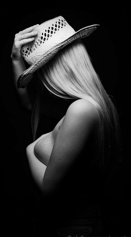 Anya Truax nacktheit heiße archiv