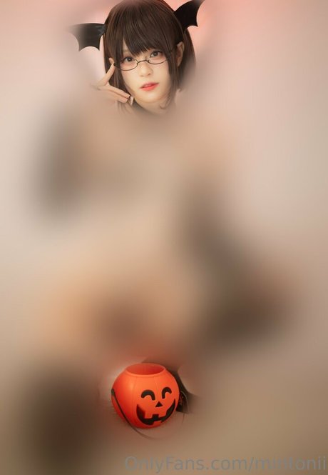 mintonii kostenlose nackte foto