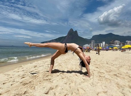 Mariana Ximenes model perfekte bild