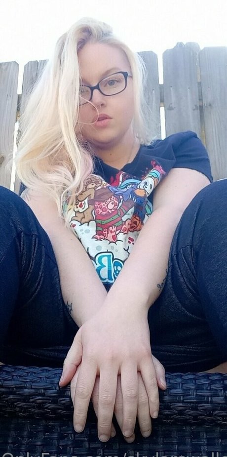 skylarswallows kunst nackte bild