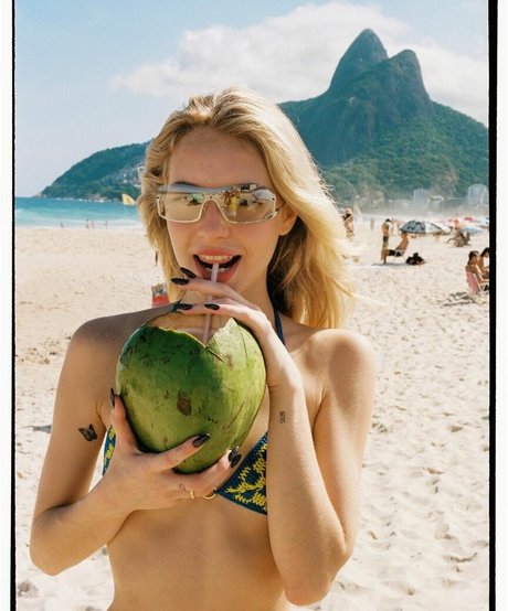 Fernanda Schneider erwachsene erotische archiv