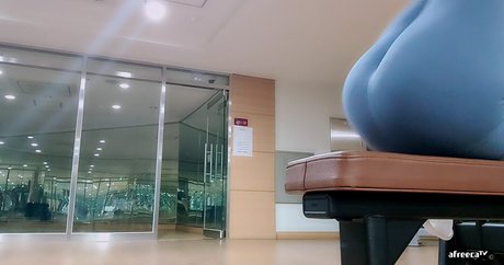 Min E schauspielerin erotische galerie