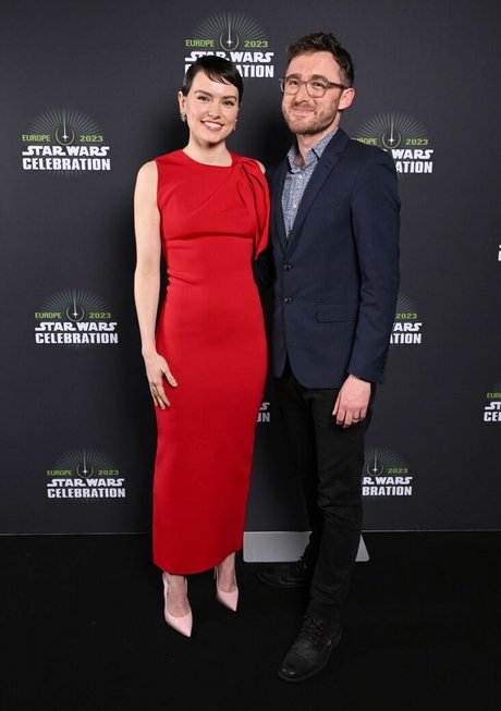 Daisy Ridley model hd archiv