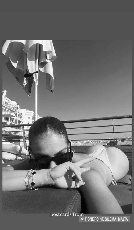 Angelica Decoene kunst xxx bilder