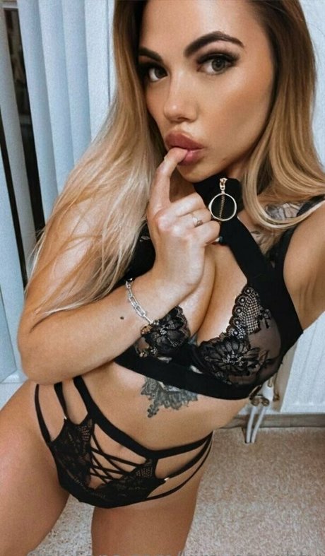 kira naughty kostenlose top fotos