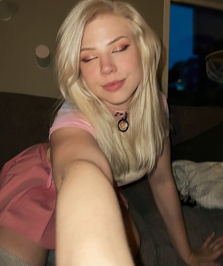 Majijej hübsche erwachsene archiv