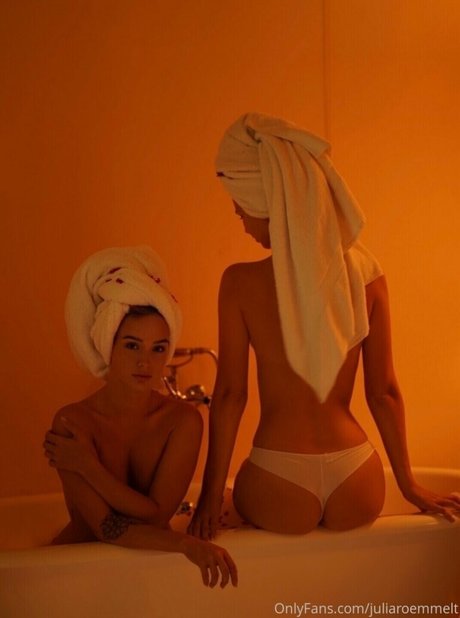 Julia Rommelt schöne pornografische bilder