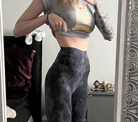 Alliury hd nackten bilder