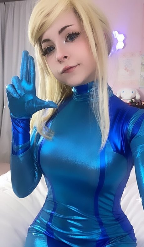 Melondoki heiße erotische foto