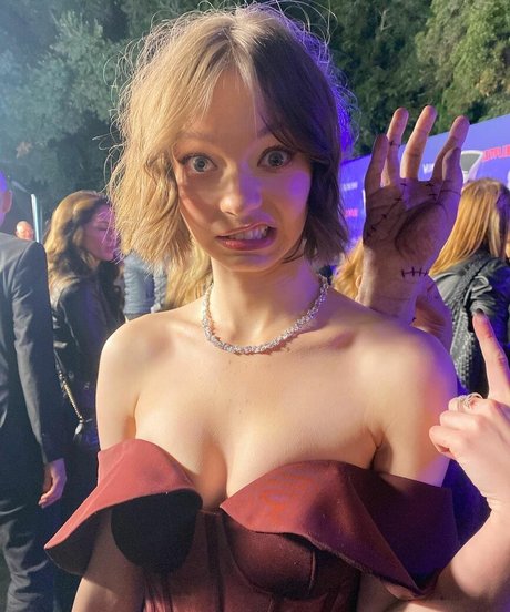 Emma Myers kostenlose sexy bild