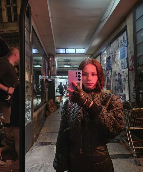 Emma Myers sexy heiße archiv