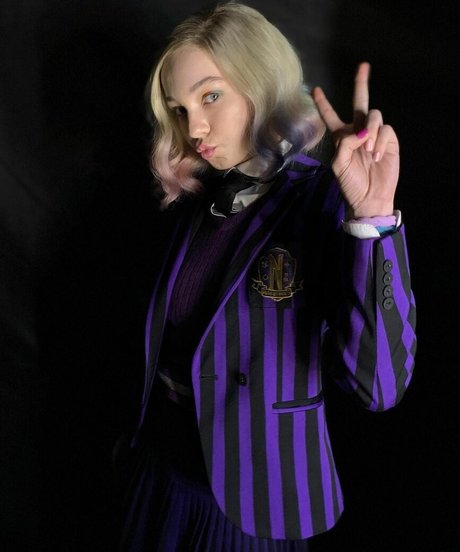 Emma Myers exklusive hd archiv