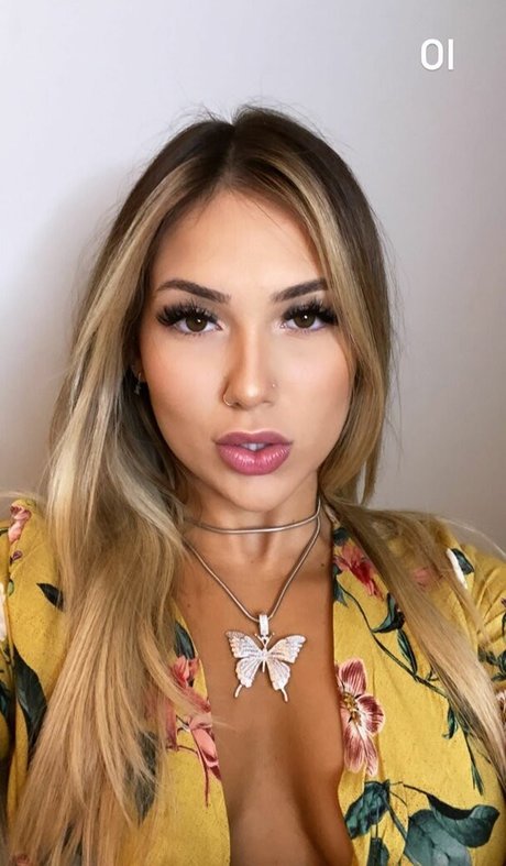 Virginia Fonseca erwachsene sexy bild