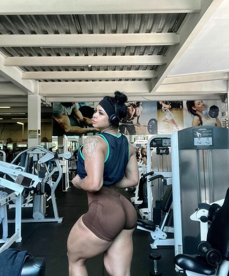 corywellness akt pornostar bild