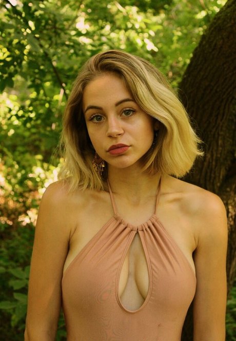 Athena bloome exklusive porno bilder