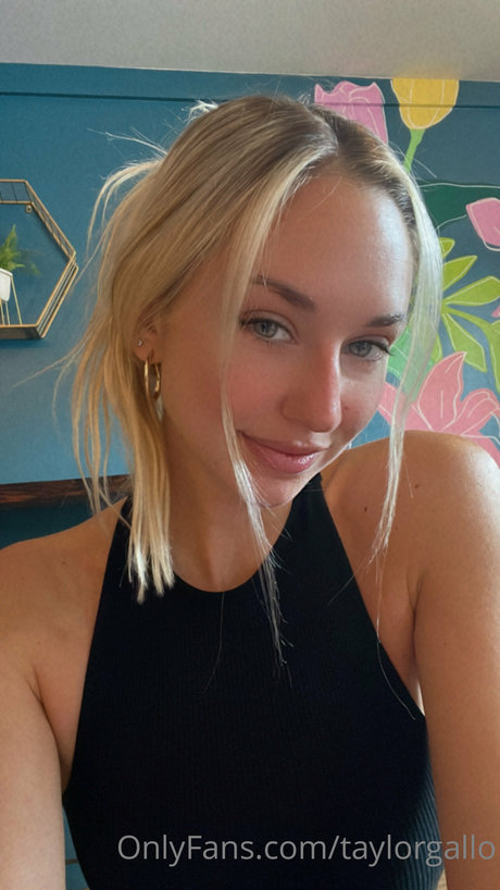 Taylor Gallo erwachsene erotische foto