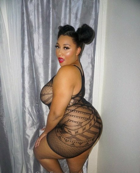 Chantelles Kitchen sexy perfekte fotos