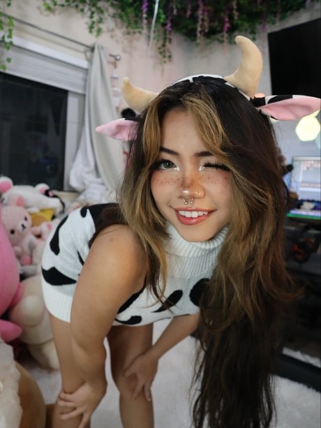 tätowierte shemale onlyfans pornographische bilder