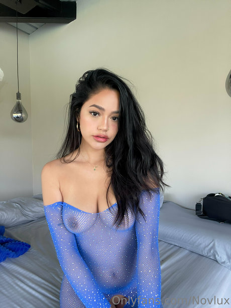 N O V A schauspielerin nackten fotos