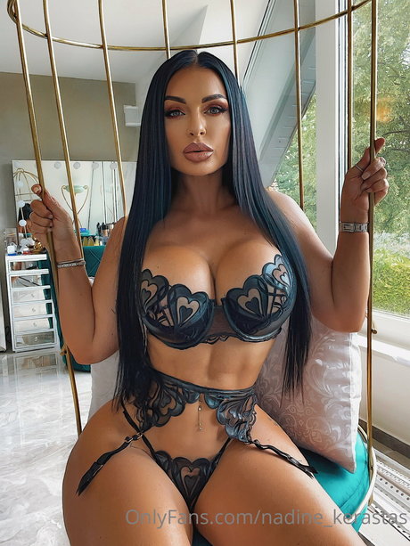 Nadine Kerastas kostenlose akt bilder