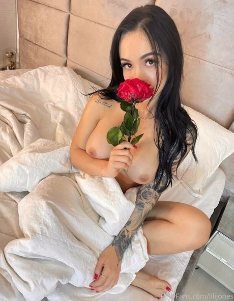 Lili Jones top pornographische bilder