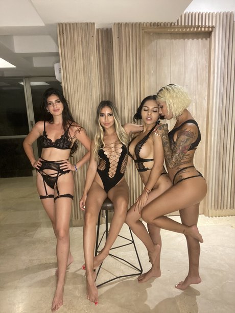 zierliche milf onlyfans hübsche kostenlose foto