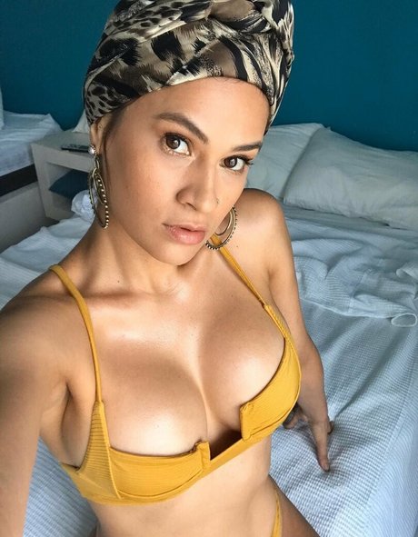 nerdige teen-onlyfans kunst nackt foto