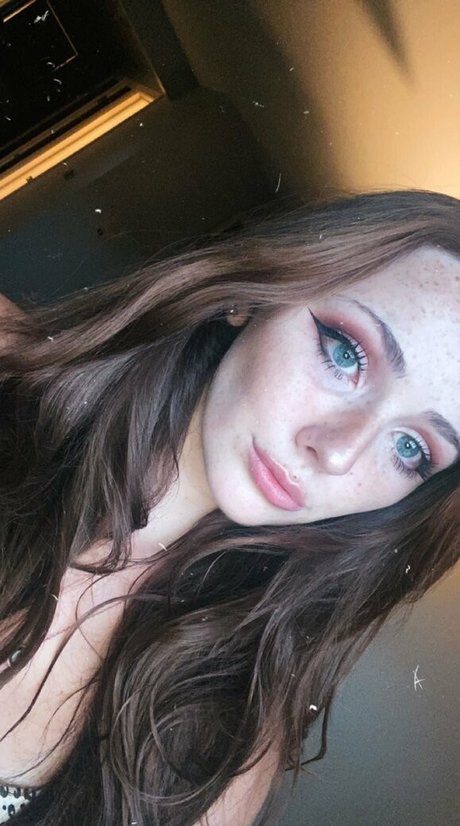 Violet Quinn hübsche perfekte bilder