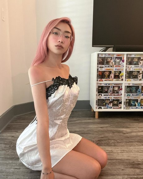 asiatische militär-onlyfans exklusive erwachsene foto