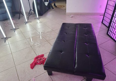 Adira Allure model porno bild