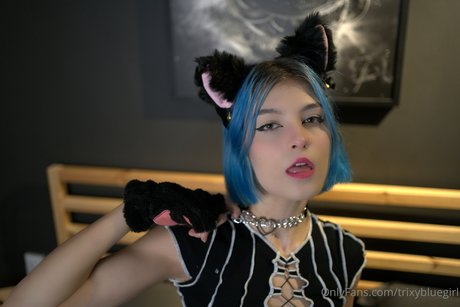Trixy Blue schöne erotische bild