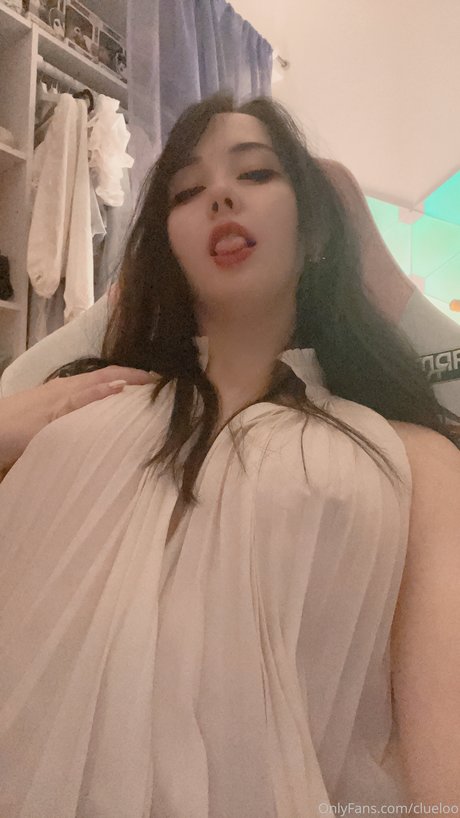 Clueloo nackt kunst bilder