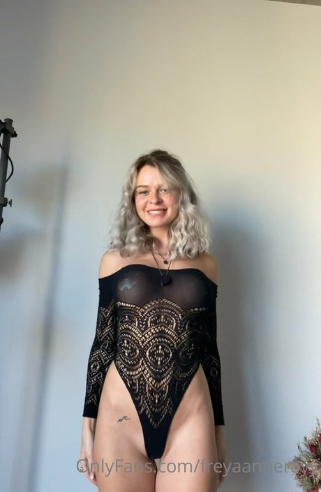 Rachel Anne Rayy kunst nackte bild