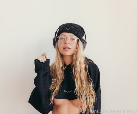 Rachel Anne Rayy perfekte xxx galerien