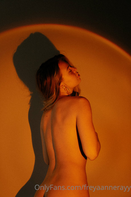 Rachel Anne Rayy hübsche erotische galerien